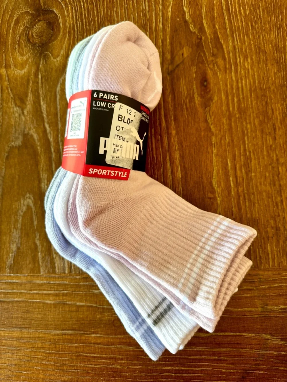 NIP 1 set of 6 pair Puma terry crew socks pastels - Picture 2 of 10